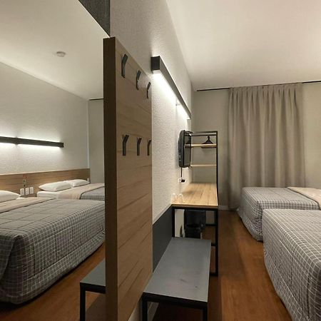 Hotel 10 Джойнвил Екстериор снимка