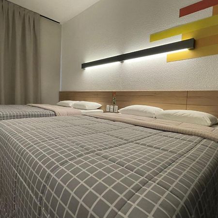Hotel 10 Джойнвил Екстериор снимка