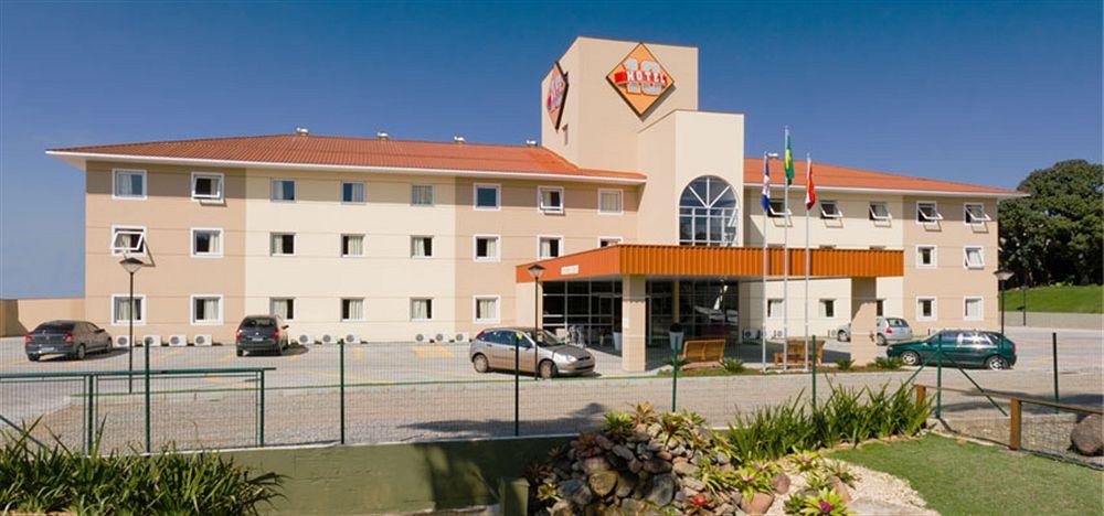 Hotel 10 Джойнвил Екстериор снимка