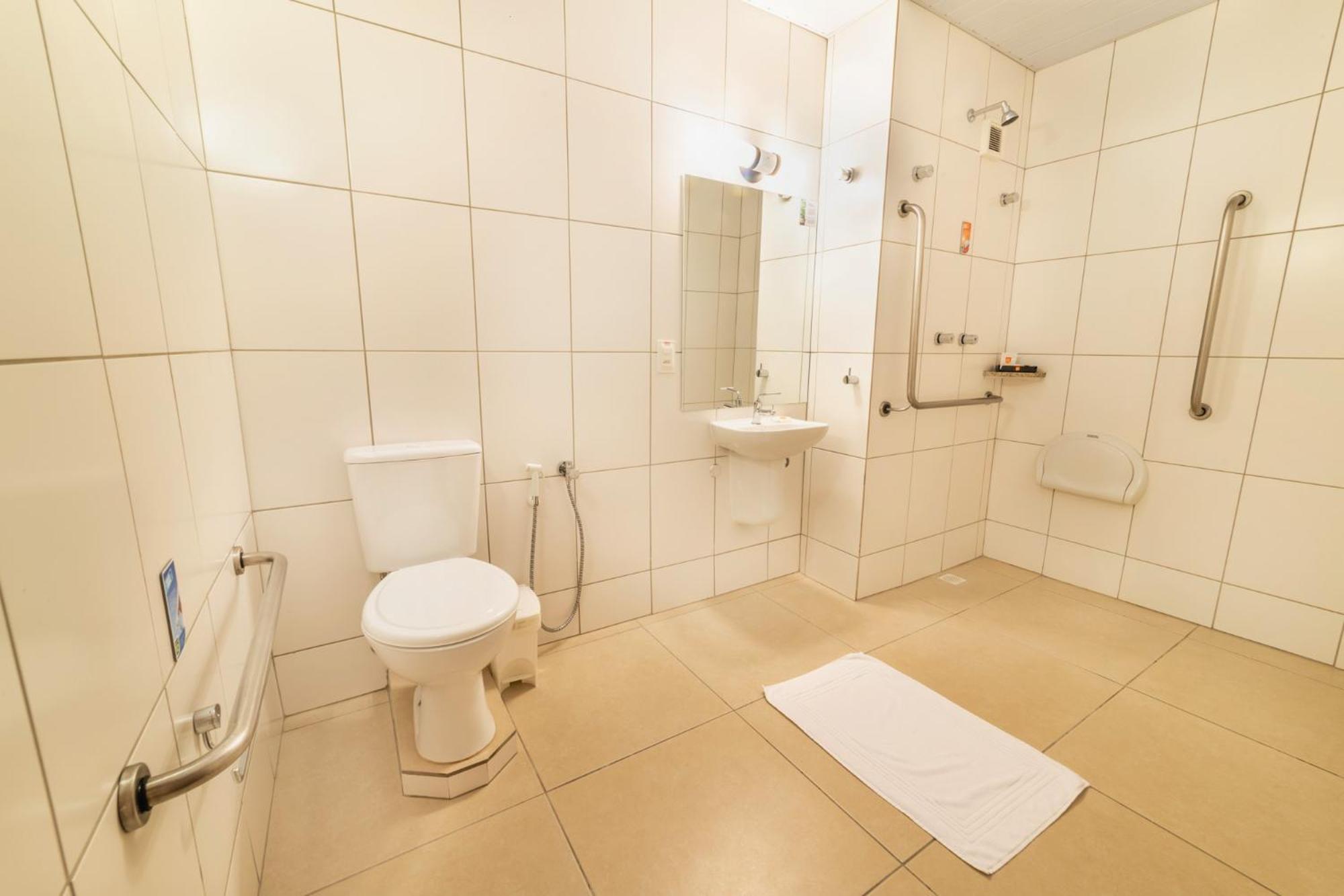 Hotel 10 Джойнвил Стая снимка